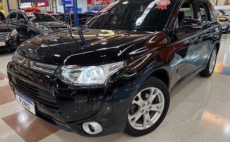 OUTLANDER 2.0 AUT. +TETO SOLAR +MIDIA Preto - 2014 Km baixa!